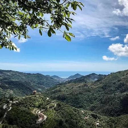 Moonlight- Bedbluesky Holiday home Perinaldo